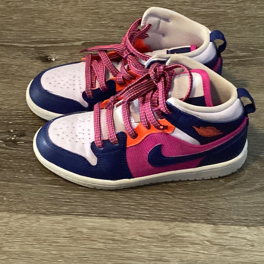 Jordan 1 Mid Fire Pink Barely Grape